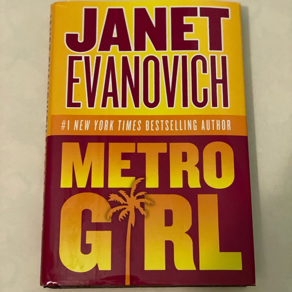 4/$20 Metro Girl Janet Evanovich Hardcover Book Funny Book Humor Adventure